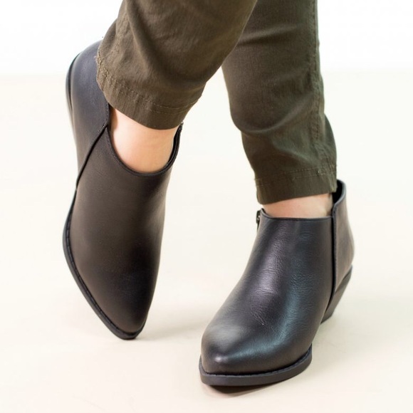 Pointed Toe Asymmetrical Zip Ankle Boot - Picture 2 of 8